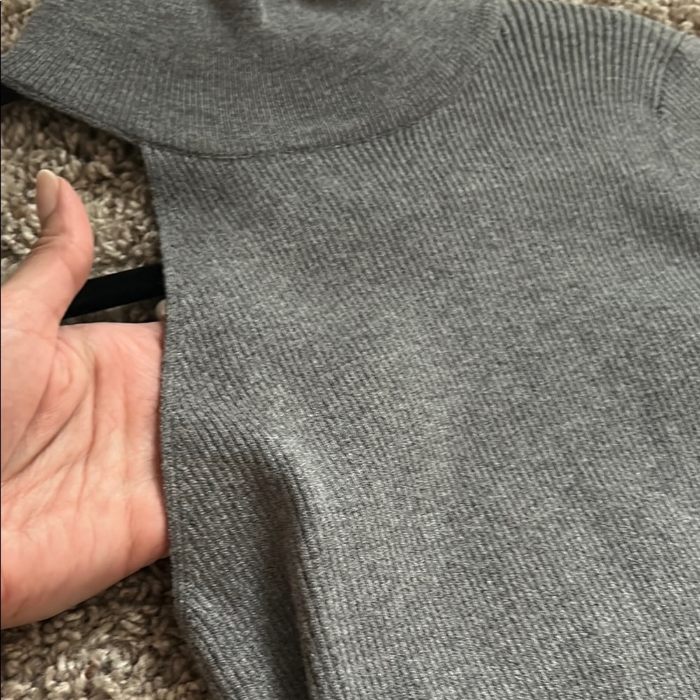 🌼 Gray Knit One-Shoulder Ribbed Sweater - Picture 2 of 2